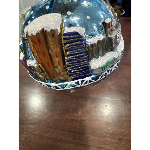 Glass Blown Ornament‎ Of Chicago - Picture 5 of 5